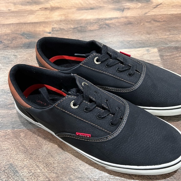 Two pairs of shoes 🖤💙Levi’s &HILFIGER - Picture 2 of 15